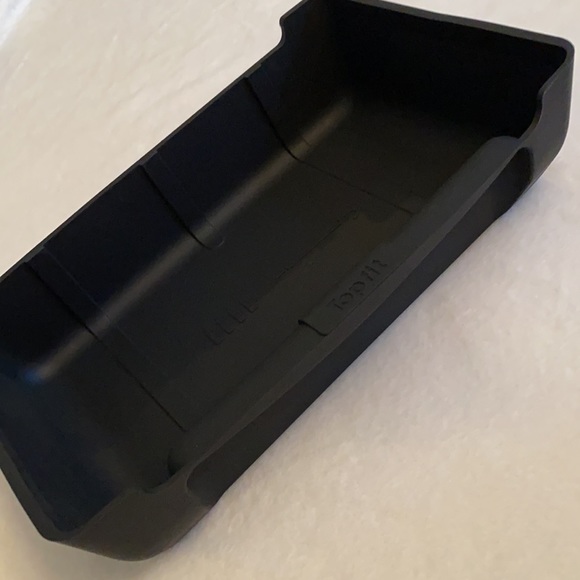 Topfit | Tesla Model Y & X Under Seater Storage Box Rubber Organizer Tray Black - Picture 6 of 16